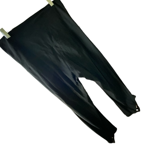 Poof! Leggings Black Capri Length With Cutout Bottom High Waisted Size Large - Picture 4 of 9